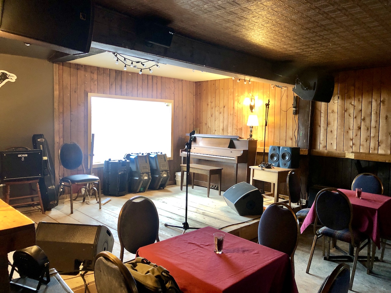 Thirsty-Boot-interior